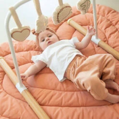 Childhome Arche D'éveil Evolux Toybar Naturel White 7 Childhome Arche D'éveil Evolux Toybar Naturel White -Soins Pour Bébé arche eveil evolux toybar naturel white childhome bambinou ambiance