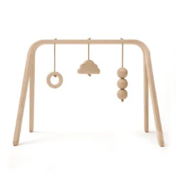 Arche D’éveil Naho Avec Jouets En Bois 8 Arche D’éveil Naho Avec Jouets En Bois -Soins Pour Bébé arche eveil naho jouets bois charlie crane bambinou face